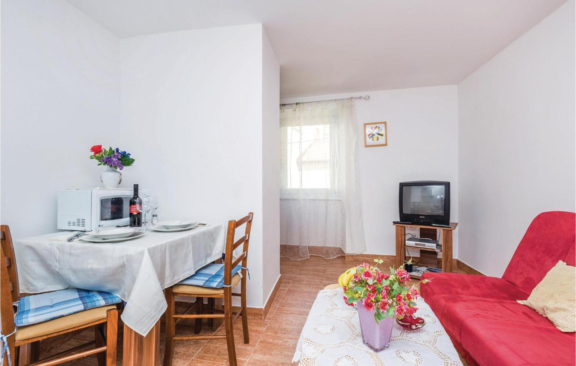 1 Bedroom Nice Apartment In Senj Senj  Eksteriør billede